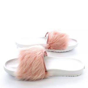 AUTHENTIC UGG AUSTRALIA ROYALE TOSCANA FUR Slides